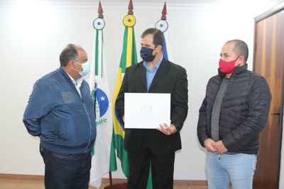 CÂMARA MUNICIPAL HOMENAGEIA CIDADÃOS E INSTITUIÇÕES COM MOÇÕES DE APLAUSOS (10).jpeg