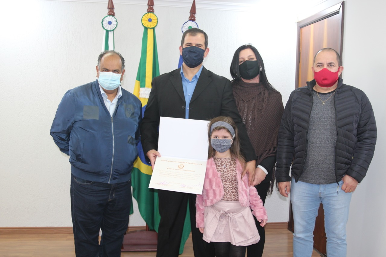 CÂMARA MUNICIPAL HOMENAGEIA CIDADÃOS E INSTITUIÇÕES COM MOÇÕES DE APLAUSOS (11).jpeg