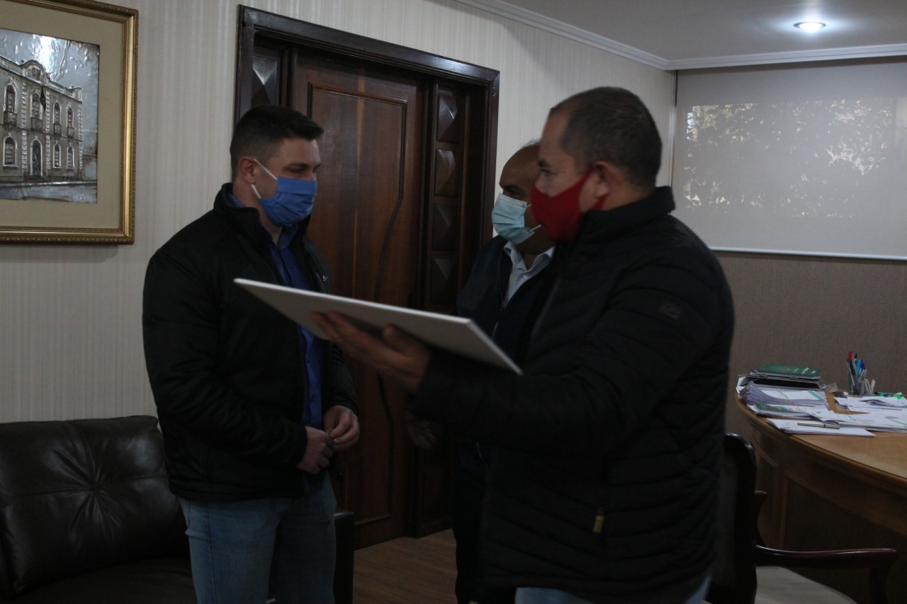 CÂMARA MUNICIPAL HOMENAGEIA CIDADÃOS E INSTITUIÇÕES COM MOÇÕES DE APLAUSOS (16).jpeg