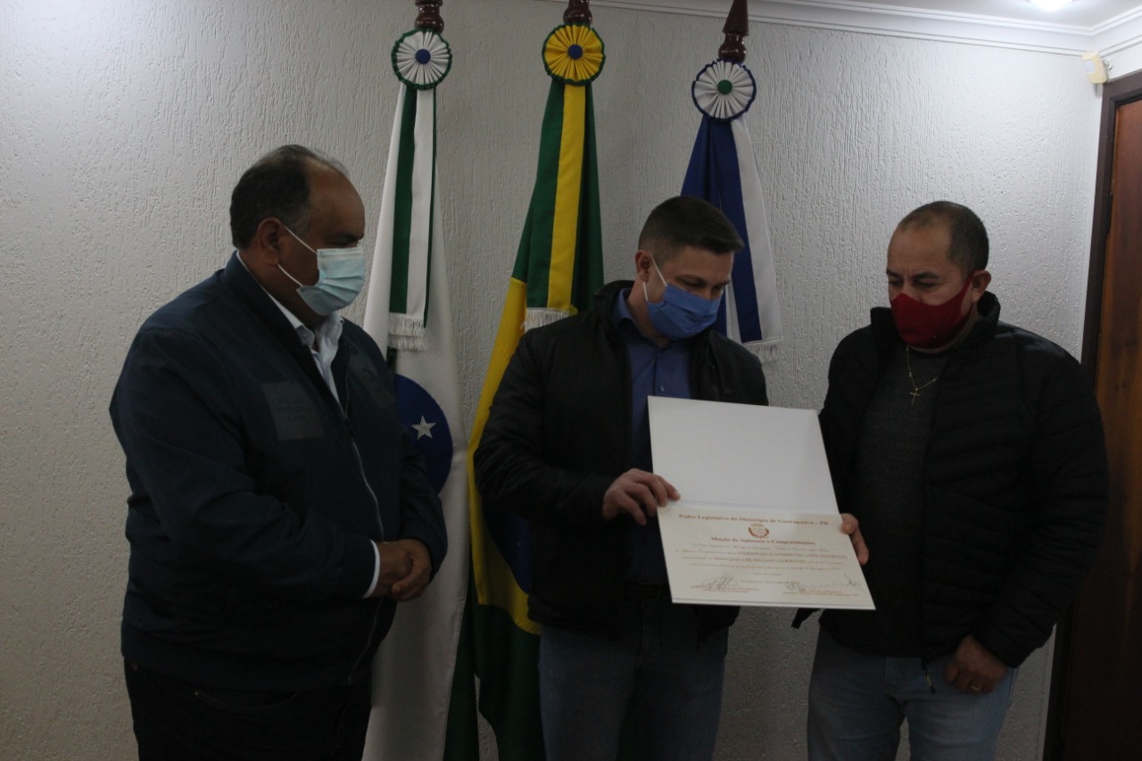CÂMARA MUNICIPAL HOMENAGEIA CIDADÃOS E INSTITUIÇÕES COM MOÇÕES DE APLAUSOS (17).jpeg
