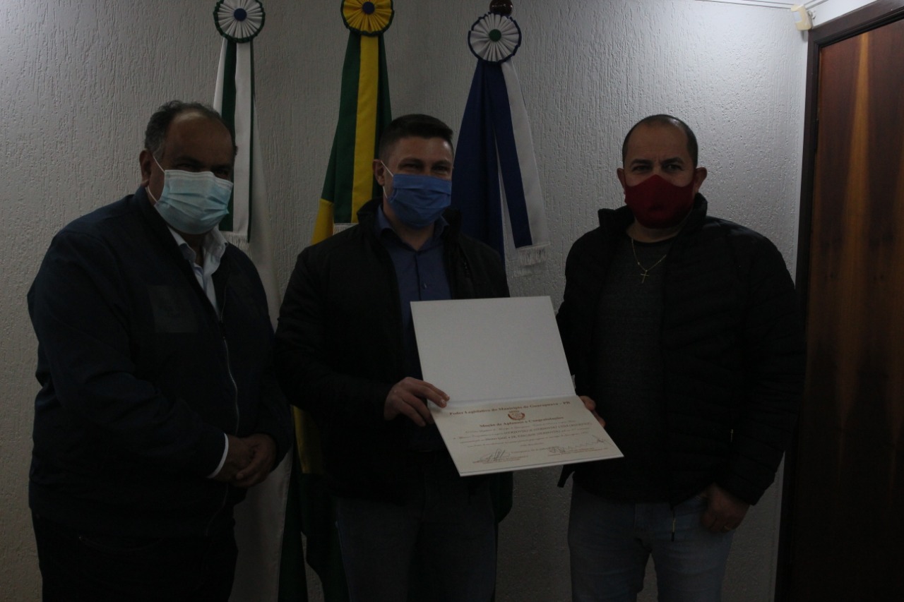 CÂMARA MUNICIPAL HOMENAGEIA CIDADÃOS E INSTITUIÇÕES COM MOÇÕES DE APLAUSOS (19).jpeg
