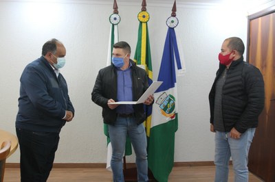 CÂMARA MUNICIPAL HOMENAGEIA CIDADÃOS E INSTITUIÇÕES COM MOÇÕES DE APLAUSOS (21).jpeg