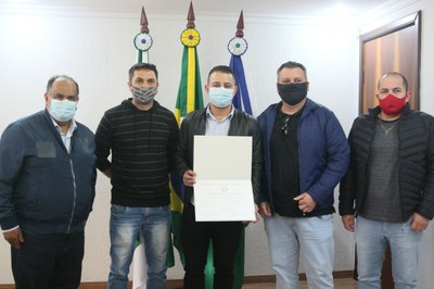 CÂMARA MUNICIPAL HOMENAGEIA CIDADÃOS E INSTITUIÇÕES COM MOÇÕES DE APLAUSOS (24).jpeg