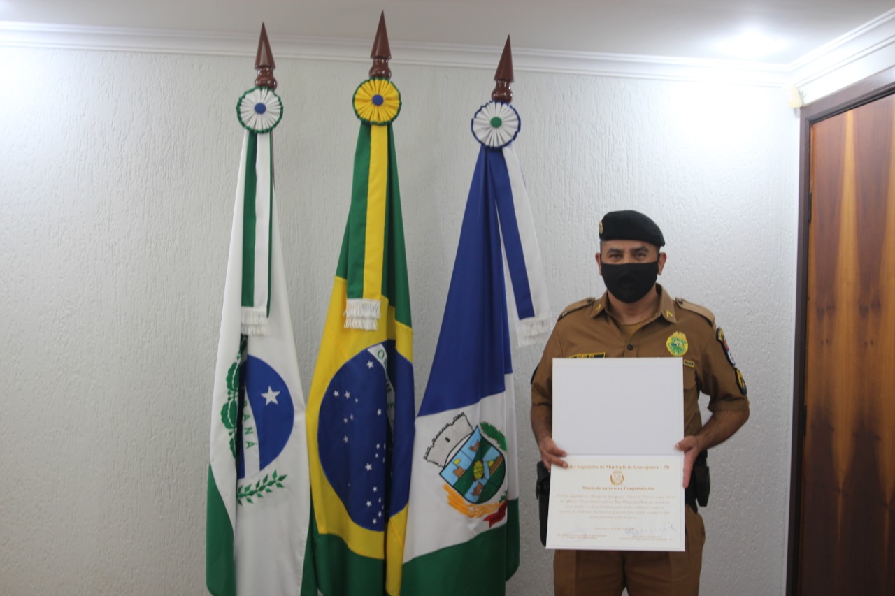CÂMARA MUNICIPAL HOMENAGEIA CIDADÃOS E INSTITUIÇÕES COM MOÇÕES DE APLAUSOS (3).jpeg