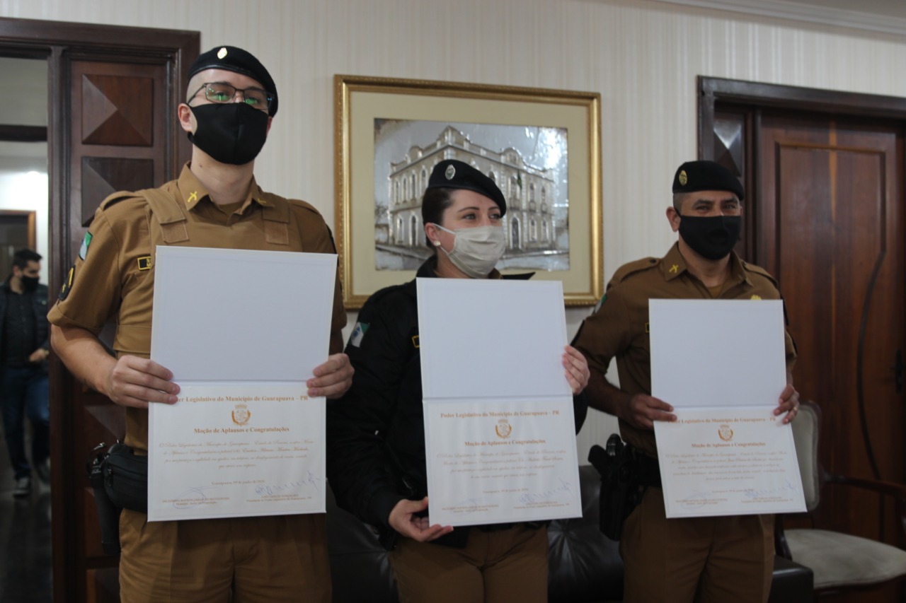 CÂMARA MUNICIPAL HOMENAGEIA CIDADÃOS E INSTITUIÇÕES COM MOÇÕES DE APLAUSOS (5).jpeg