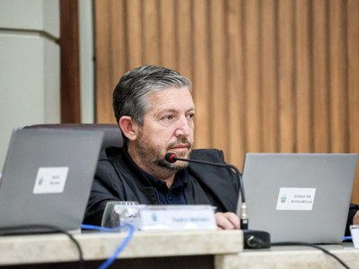 Gilson da Ambulância Gilson da Ambulância (PSB) é autor do requerimento.