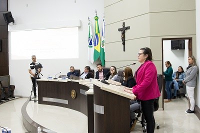 A Secretária de Assistência Social de Guarapuava, Elenita Lodi, agradeceu o apoio dos vereadores.