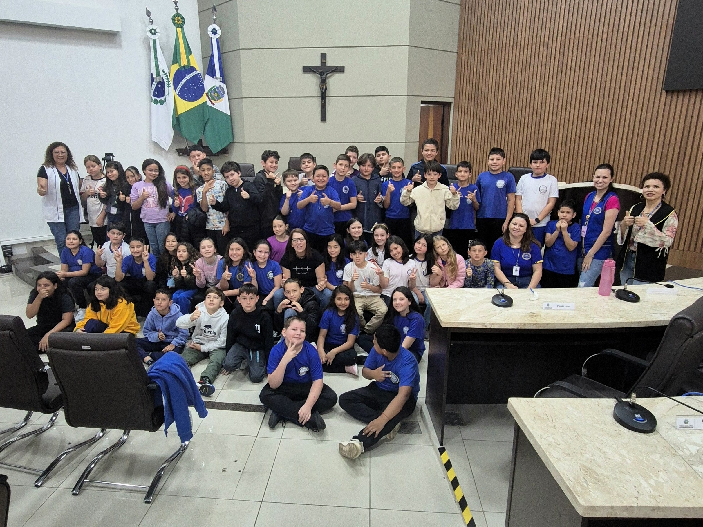 Alunos da Escola Carlita Guimarães Pupo visitam a Câmara de Guarapuava