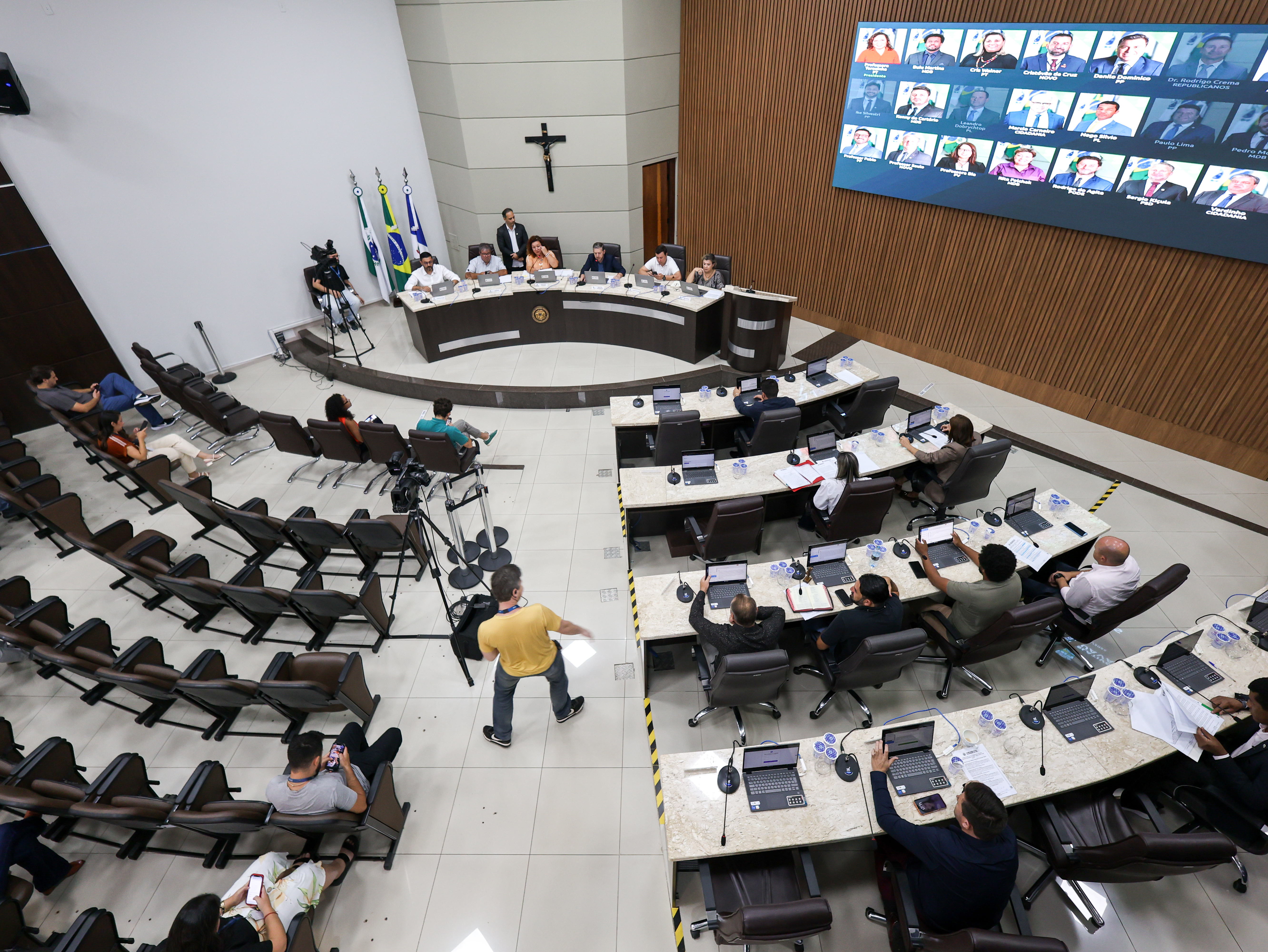 Câmara de Guarapuava aprova mais de R$ 21 milhões em créditos para obras de acesso aos distritos industriais