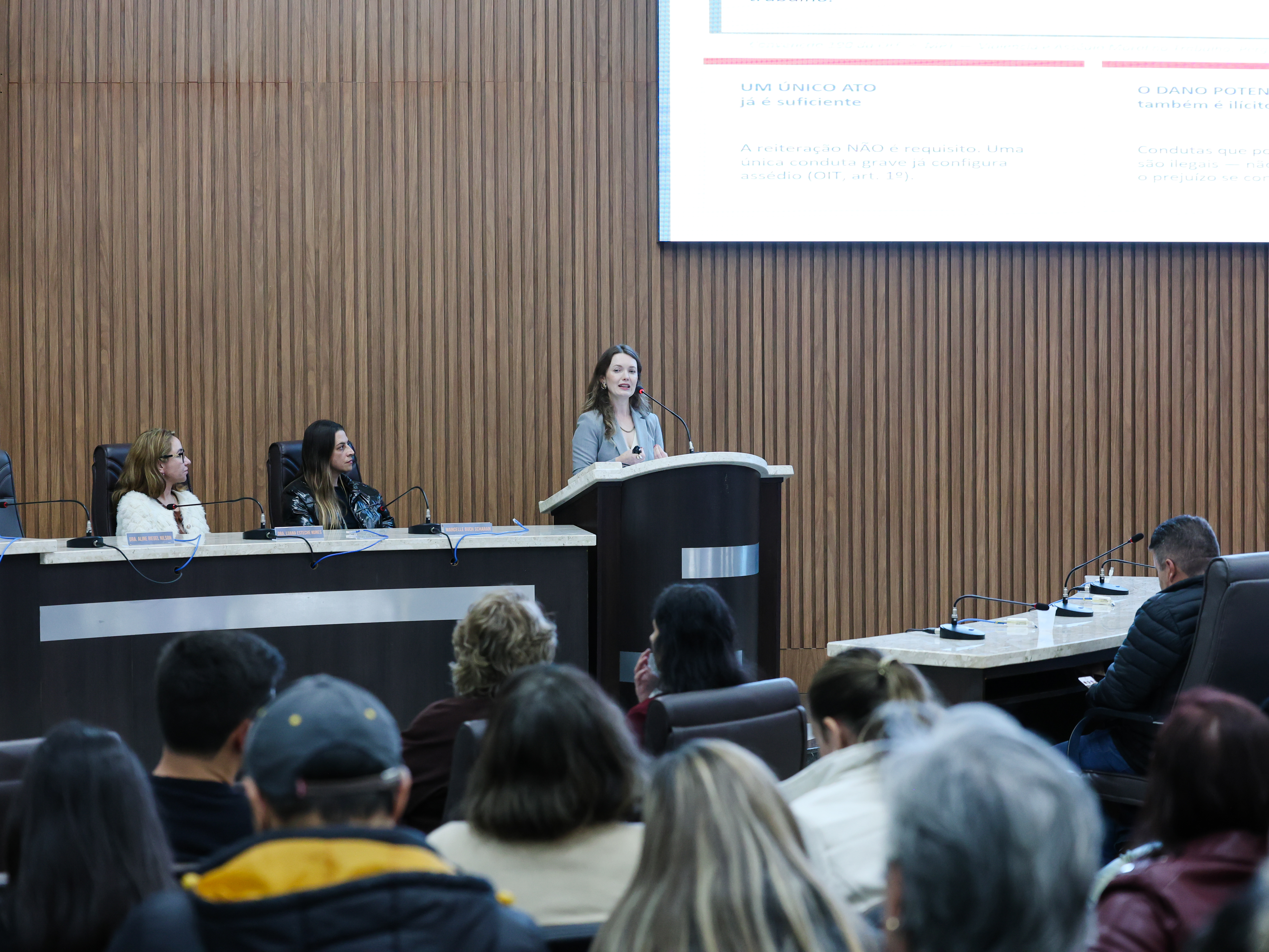 Câmara de Guarapuava promove palestra sobre assédio moral, sexual e eleitoral no ambiente de trabalho