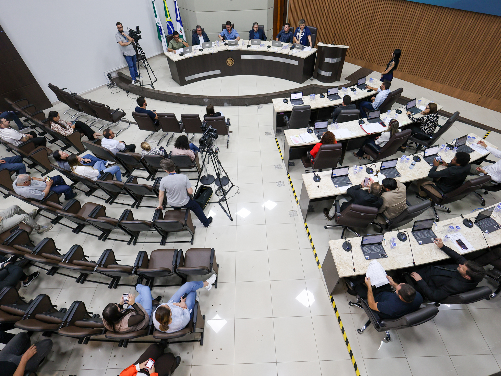 Câmara de Guarapuava vota combate a golpes digitais e conscientização sobre violência contra a mulher nesta segunda-feira (27/04)