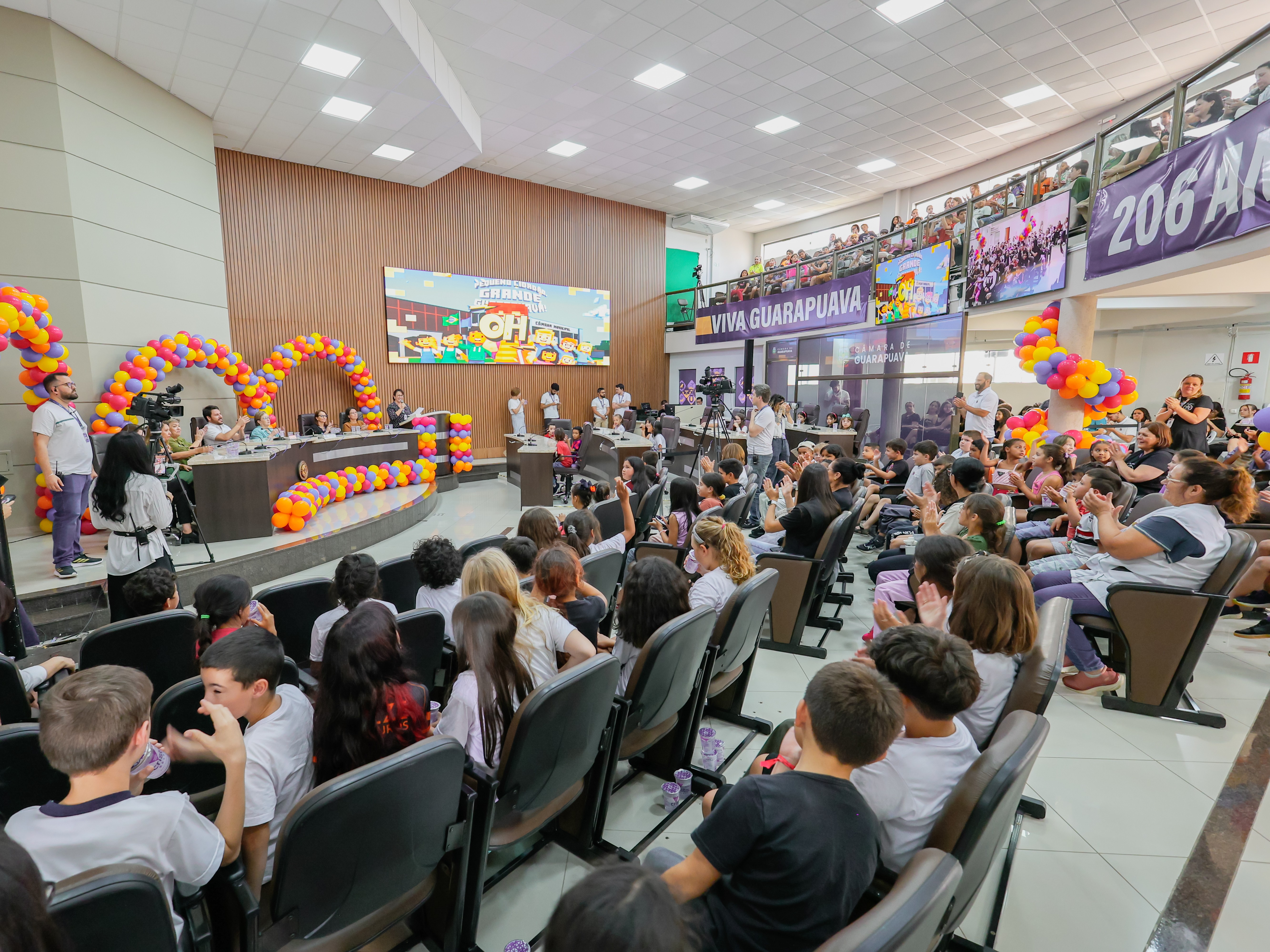 Câmara oficializa programa de educação política para crianças e jovens de Guarapuava