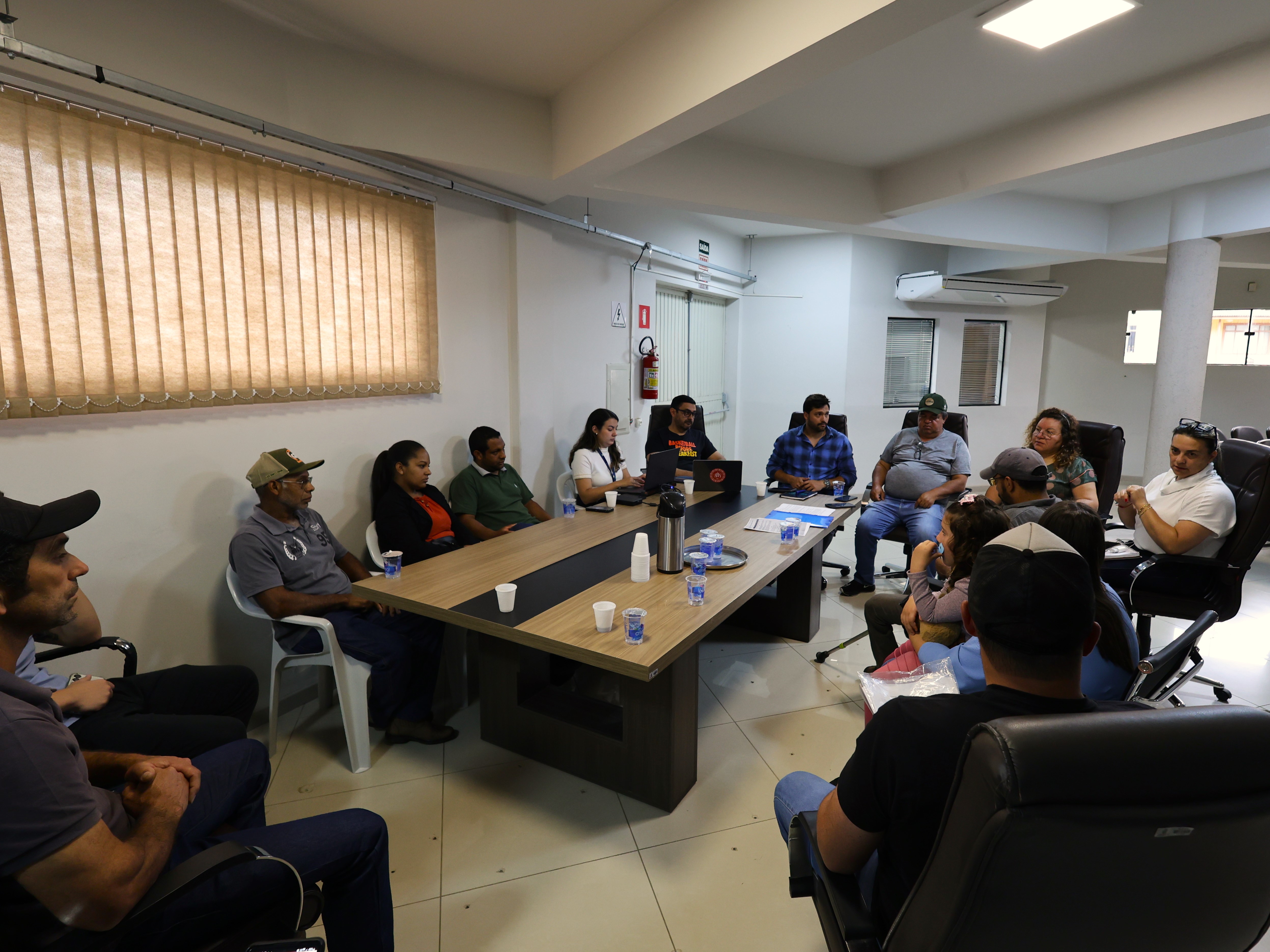 Comissão de Educação realiza reunião com comunidade de Banhados sobre Escola Domingos de Moraes