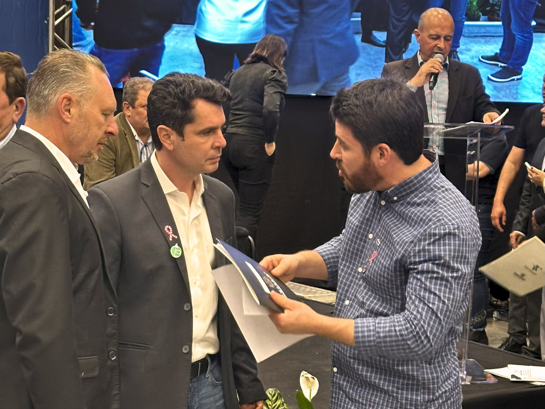 Presidente da ALEP, deputado Alexandre Curi, recebe carta-manifesto com demandas da região