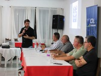 Projeto Descomplica Guarapuava é apresentado em reunião do CDL Guarapuava