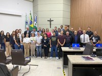Vereadores dialogam sobre o processo legislativo com residentes da Saúde da Unicentro 