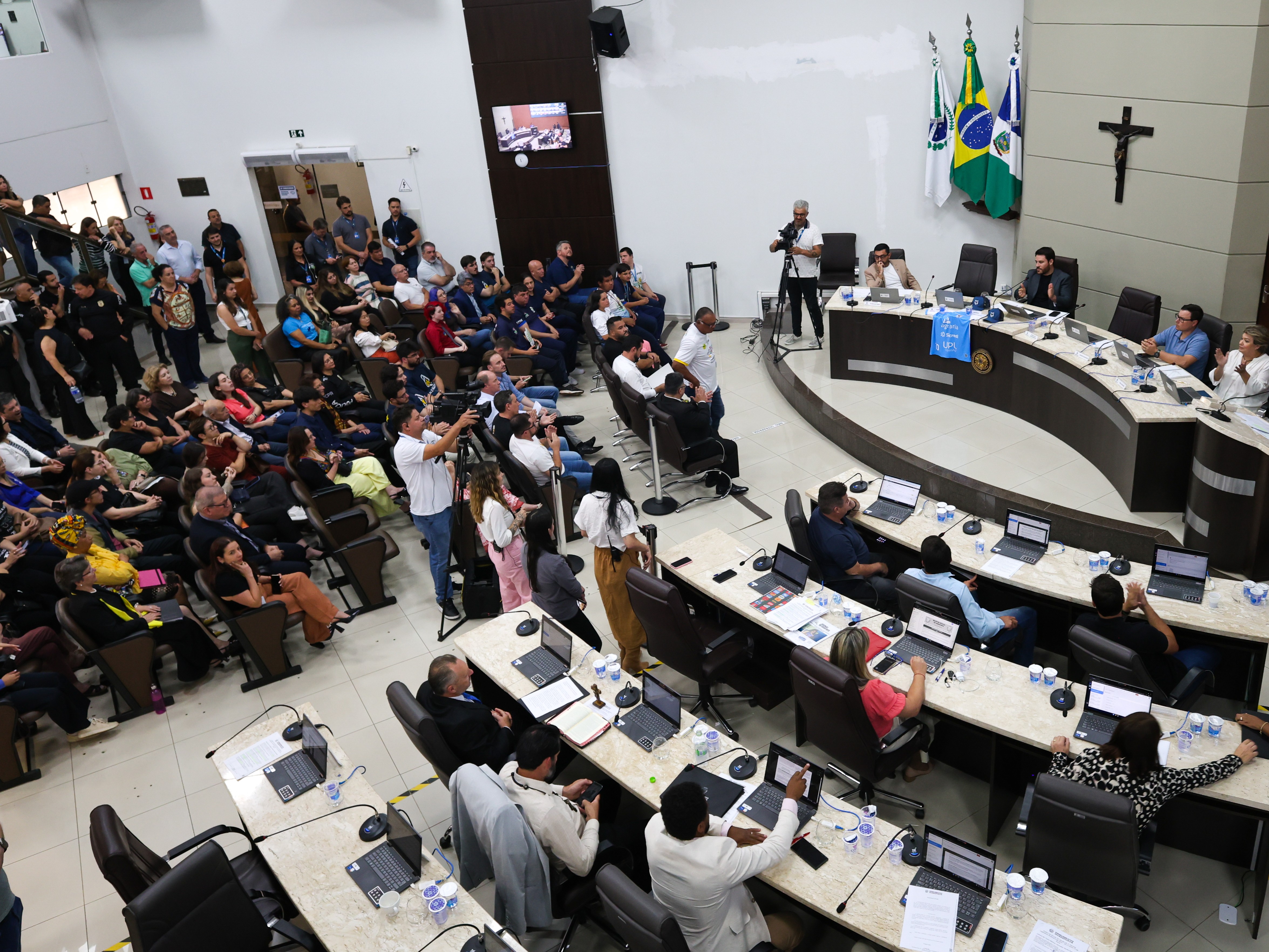 Veto Global 12/2025 ao Projeto de Lei (L) 93/2025 é mantido em plenário